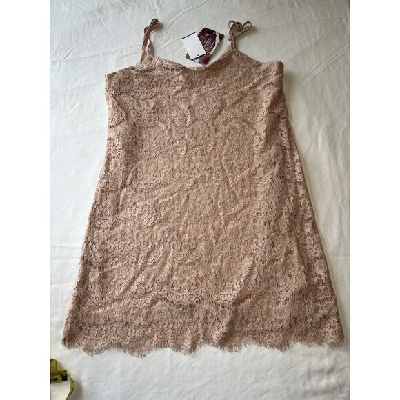 NWT Love Fire Mini Cami Beige Lace Dress SZ LG Coquette Romantic Concert Club - Picture 4 of 5